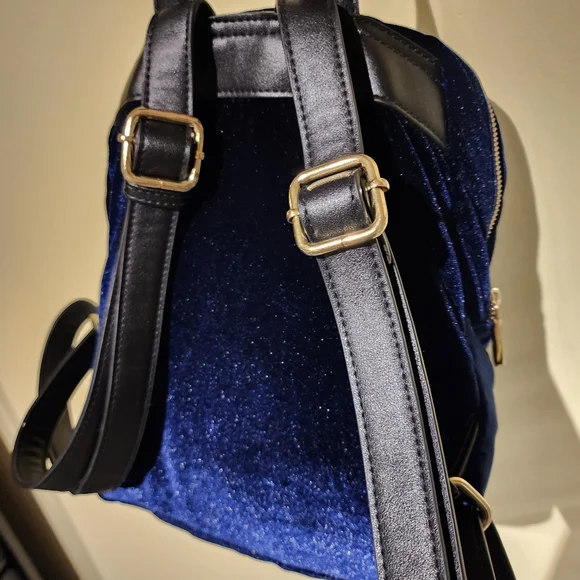 π EUC Navy Quilt Velvet Backpack - Picture 8 of 11